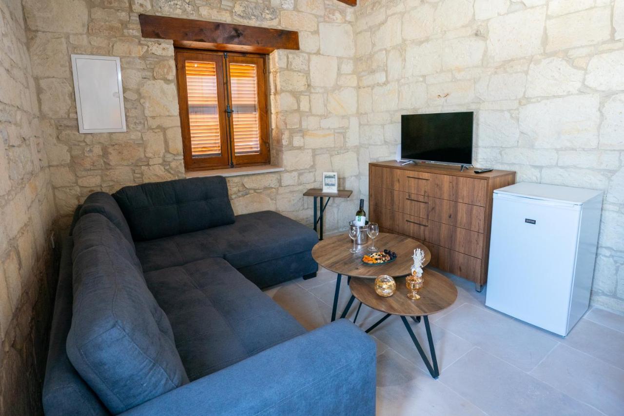Eidyllio Luxury Suites Omodos Exteriör bild