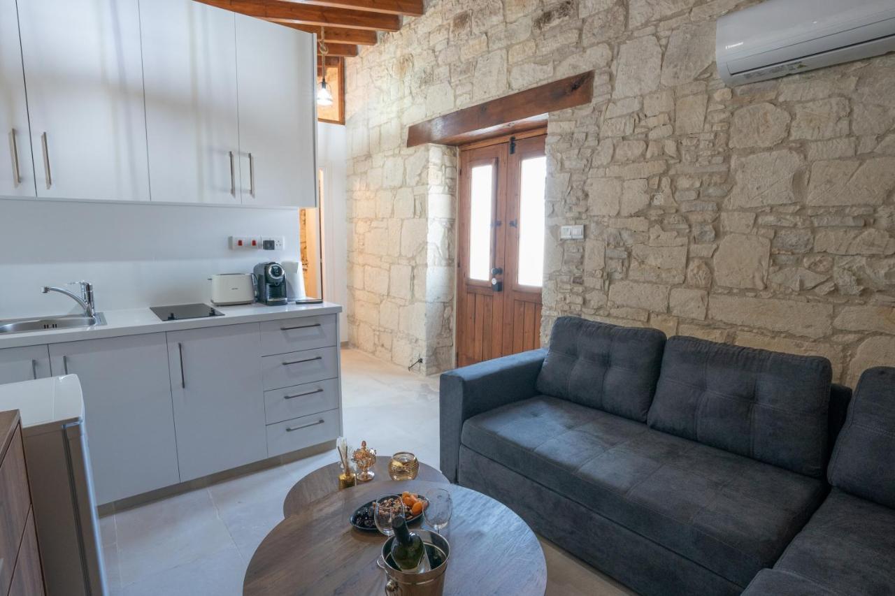 Eidyllio Luxury Suites Omodos Exteriör bild