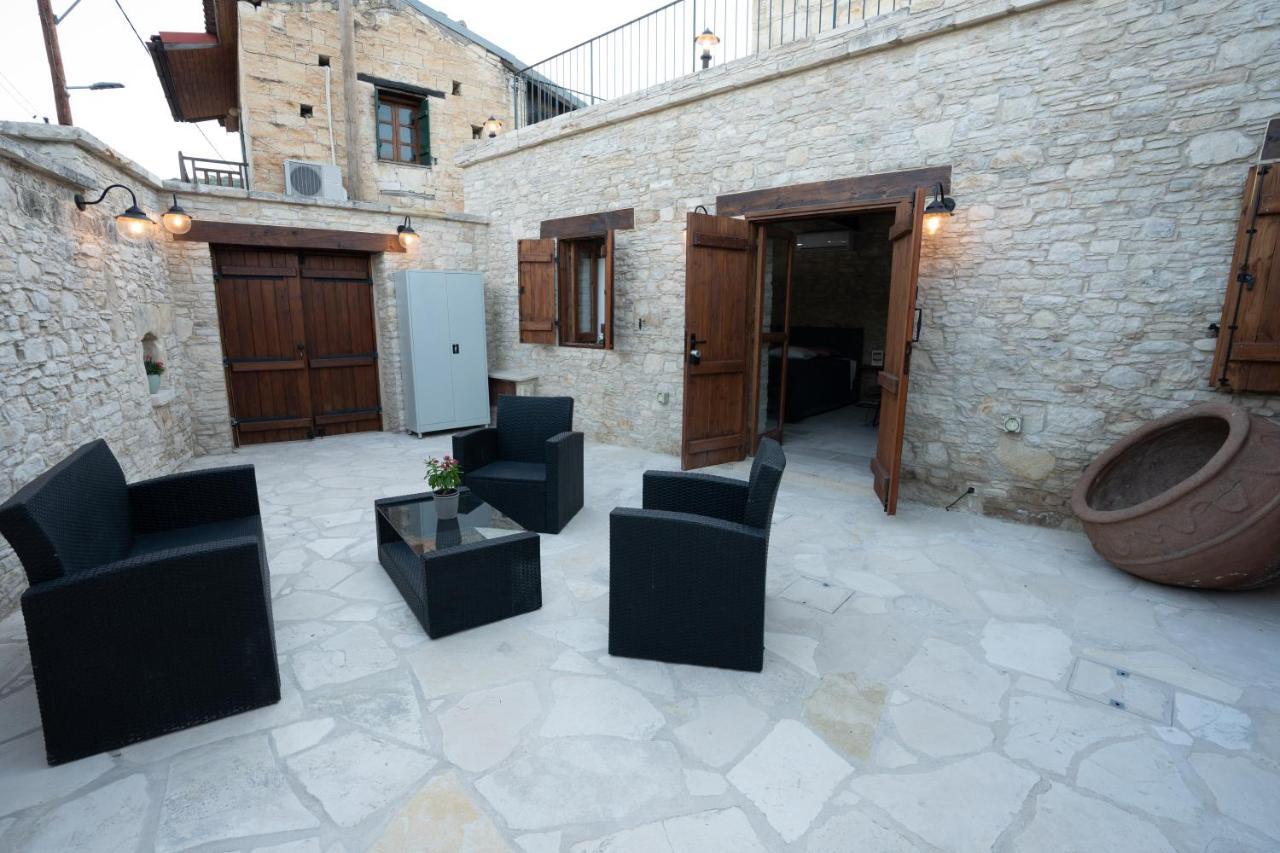 Eidyllio Luxury Suites Omodos Exteriör bild
