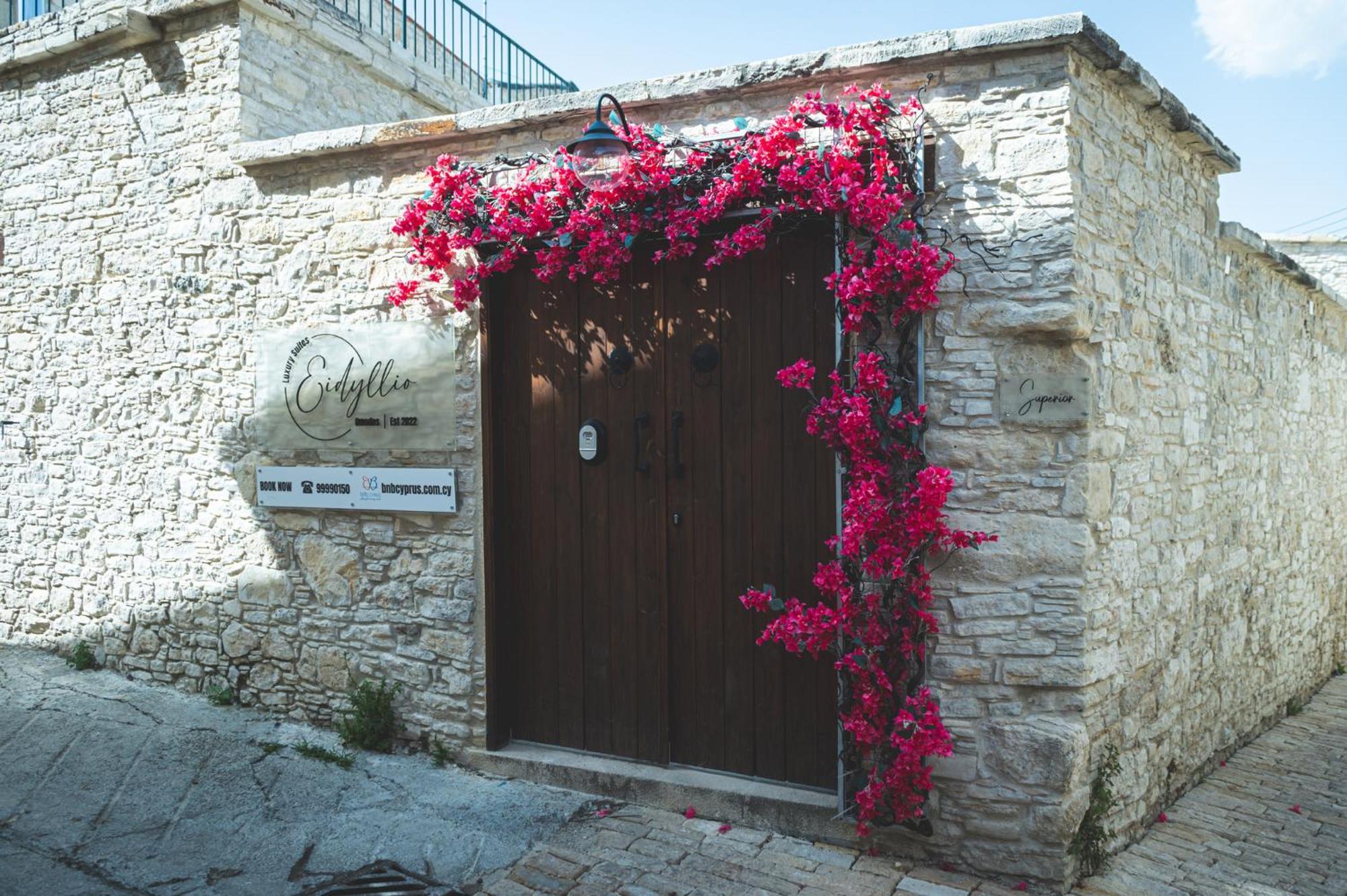 Eidyllio Luxury Suites Omodos Exteriör bild